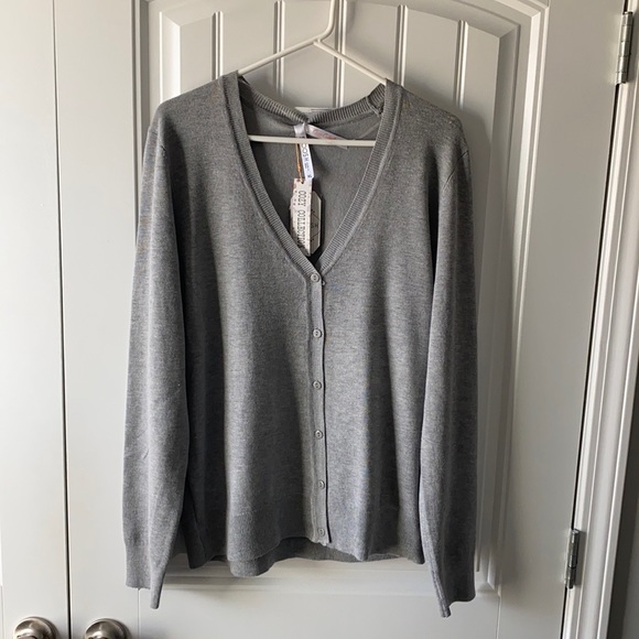 Stoosh Sweaters - NWT Stoosh V Neck Cardigan
